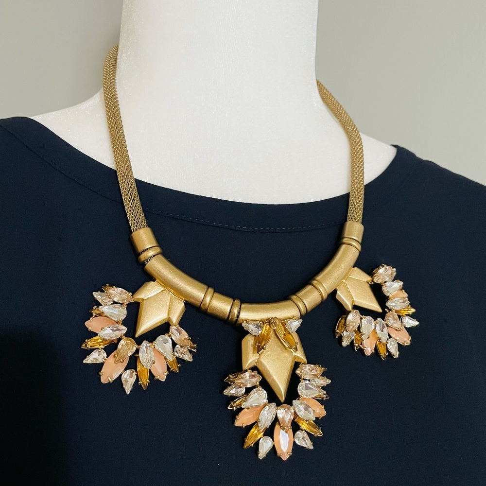 Stella & Dot Helena statement necklace
